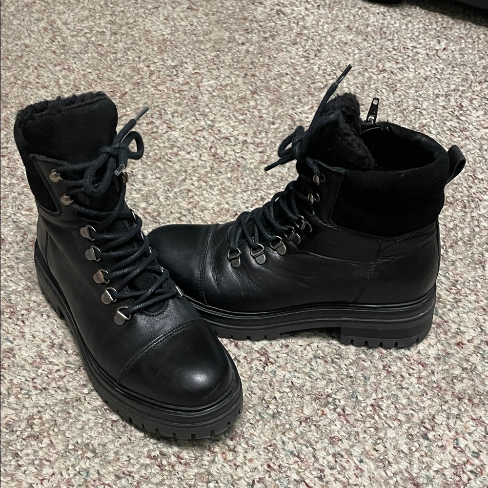 Avellini sherling lined Black leather Women's Lace-Up Boots- warm!!